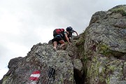 87 Breve tratto su roccette da salire con l'uso delle mani